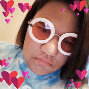 Meet your Posher, Mia samira